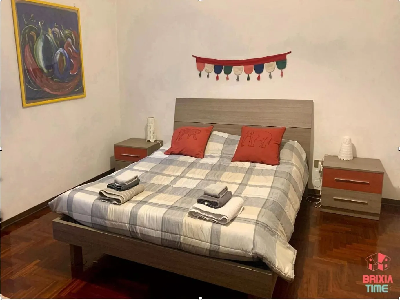 Brixia Time Case - In Villa Con Giardino location
